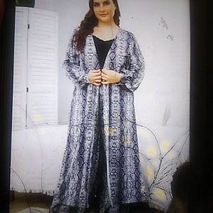 2PCGrey and black snake print pantset